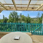 Le Clos De *