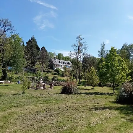 Le Clos De *