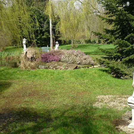 克洛斯乡村度假酒店 Chérencé-le-Roussel