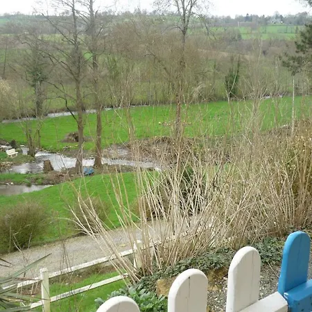 Le Clos De *
