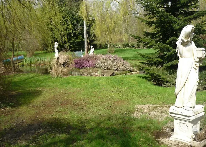 Le Clos De Chérencé-le-Roussel